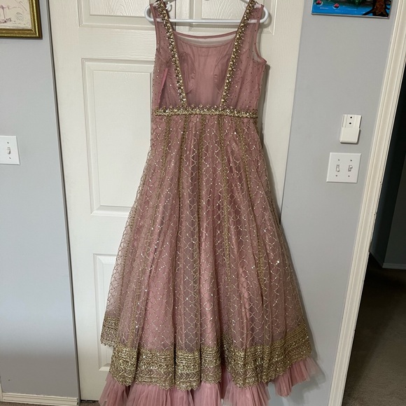 Indo western gown with dupatta - Picture 3 of 4